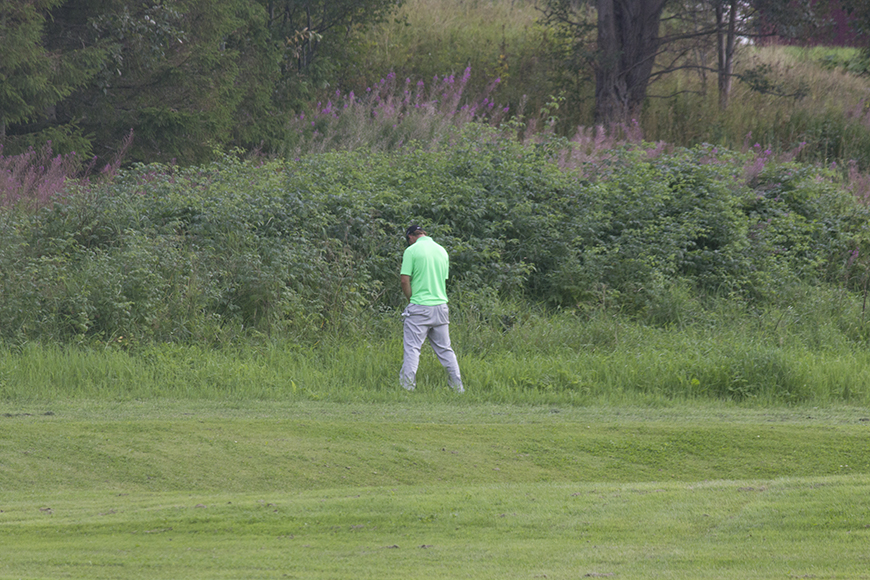 I følge gammel golfskikk skal man gjøre fra seg hvert 4. hull - Svensson gjør det på annenhver tee