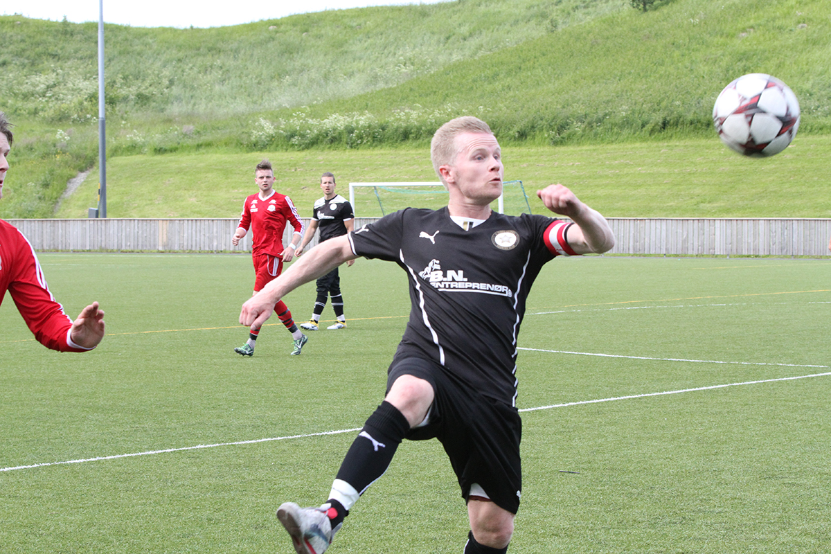 Emil Hauge grisetaklet Hiller på trening - slik at han selv fikk være kaptein...